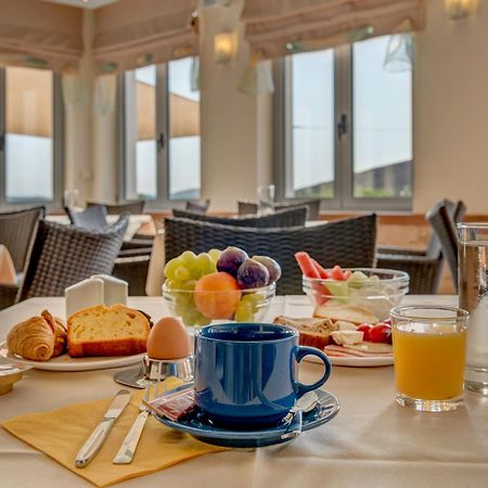 Sunrise Beach Suites Азолимнос Экстерьер фото