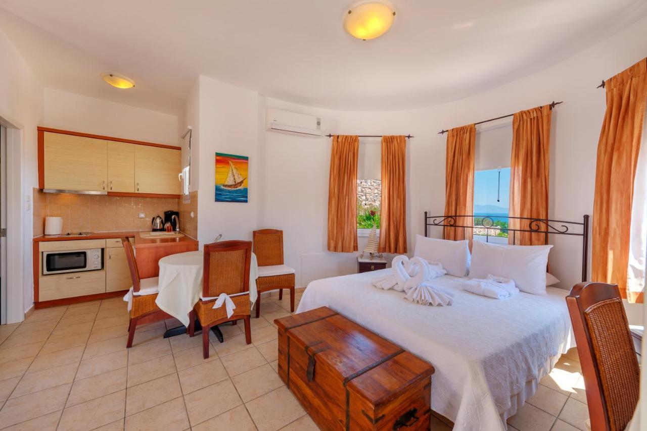 Sunrise Beach Suites Азолимнос Экстерьер фото