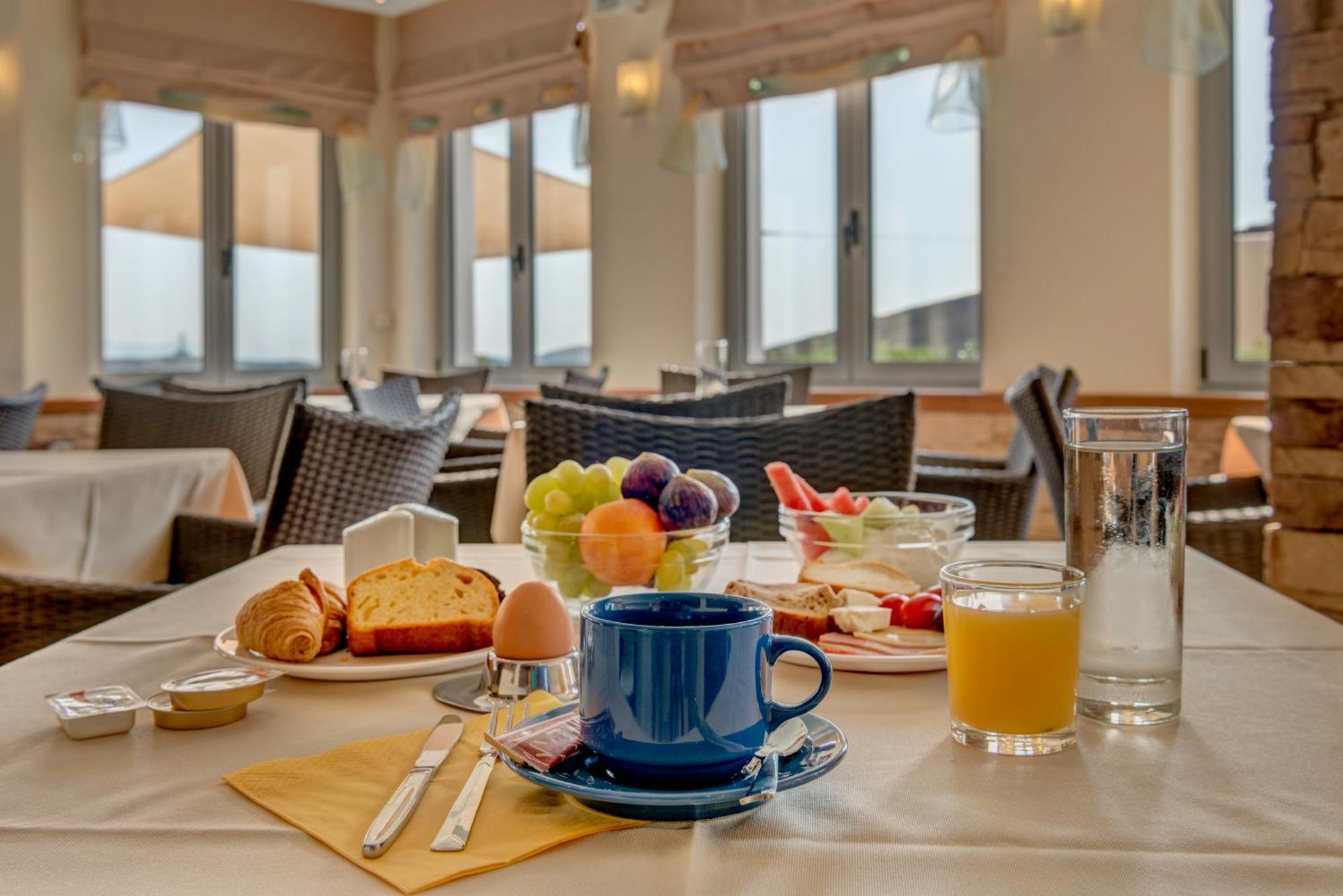 Sunrise Beach Suites Азолимнос Экстерьер фото