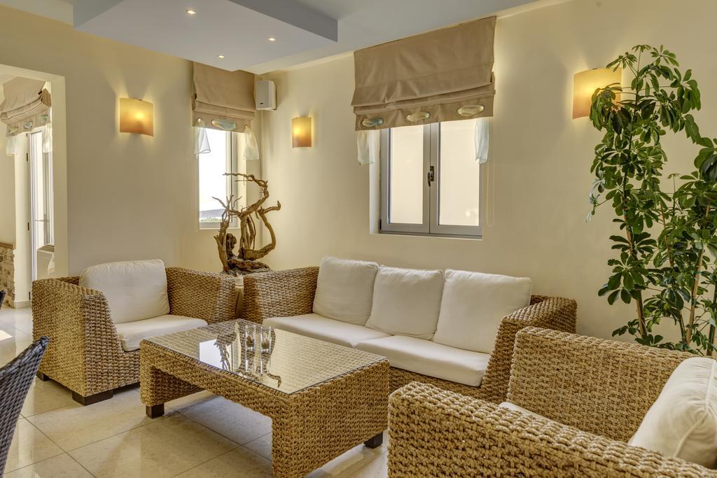 Sunrise Beach Suites Азолимнос Экстерьер фото